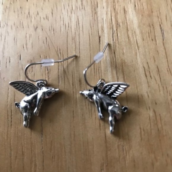When Pigs Fly Earrings Whimsical New Dangle Hooks - Picture 4 of 10